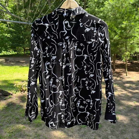 Big Dart Faces Blouse - Picture 2 of 11